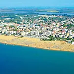 Apartman Beachfront Cozy Flat 1-bedroom With Balcony *