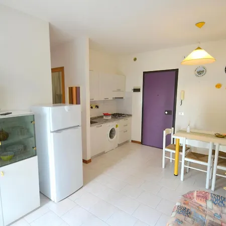 Beachfront Cozy Flat 1-bedroom With Balcony Bibione