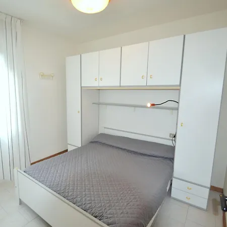 Beachfront Cozy Flat 1-bedroom With Balcony Bibione