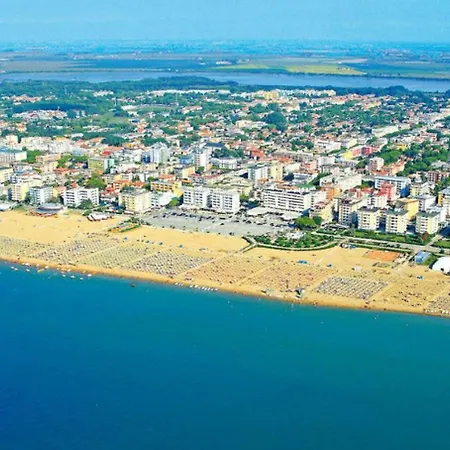 Beachfront Cozy Flat 1-bedroom With Balcony Apartment *