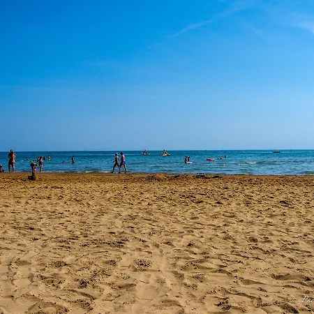 Beachfront Cozy Flat 1-bedroom With Balcony Bibione