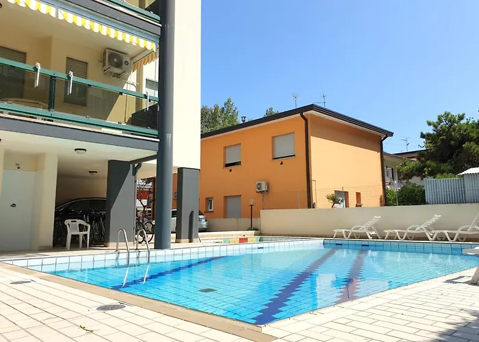 Beachfront Cozy Flat 1-bedroom With Balcony 比比翁